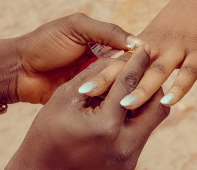 HashTagCampus's tweet photo. Double celebration as Corp Member nailed his NYSC lover.

An NYSC member Nelson Ishike has shared his excitement of getting a "Yes" after proposing to his fellow corps member and girlfriend at their Passing Out Parade on February 18.  

How was your NYSC love panorama 😜? https://t.co/WPluj2H2KA