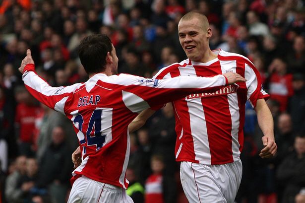 freflchamp's tweet photo. La fin d’une ère à Stoke City !

Après 13 ans de bons et loyaux services et plus de 400 apparitions sous le maillot des Potters, Ryan Shawcross quitte officiellement Stoke City pour certainement rejoindre la MLS. https://t.co/lpSldIYn9w