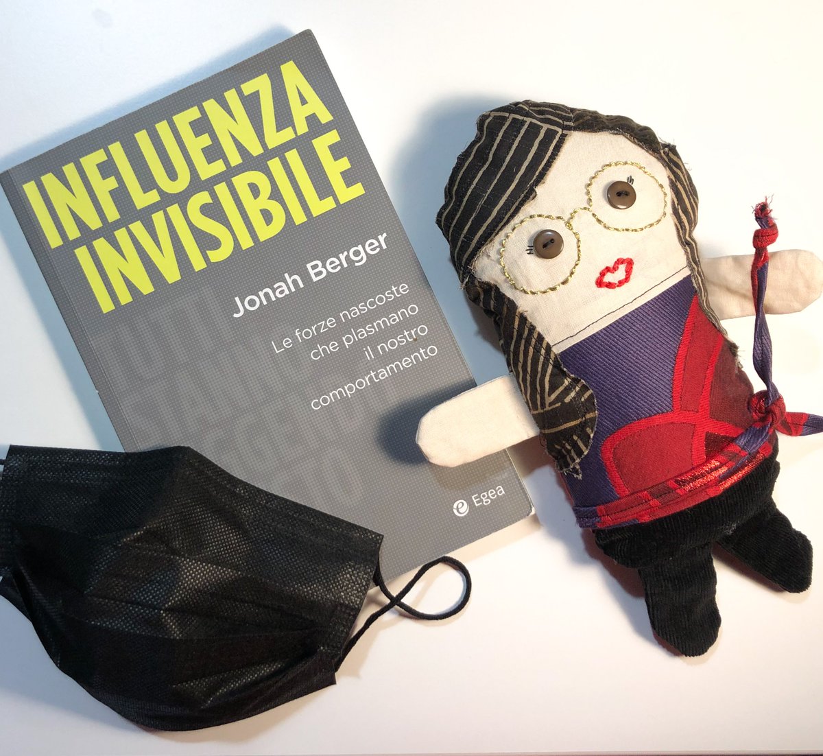 Reputation_Lab's tweet image. Avete mai esplorato il mondo delle scienze cognitive? Con "Influenze invisibili. Le forze nascoste che plasmano il nostro comportamento" di 
@j1berger  scoprirete i suoi meccanismi complessi. Trovate la recensione sui nostri canali social.
#scienzecognitive #booklab