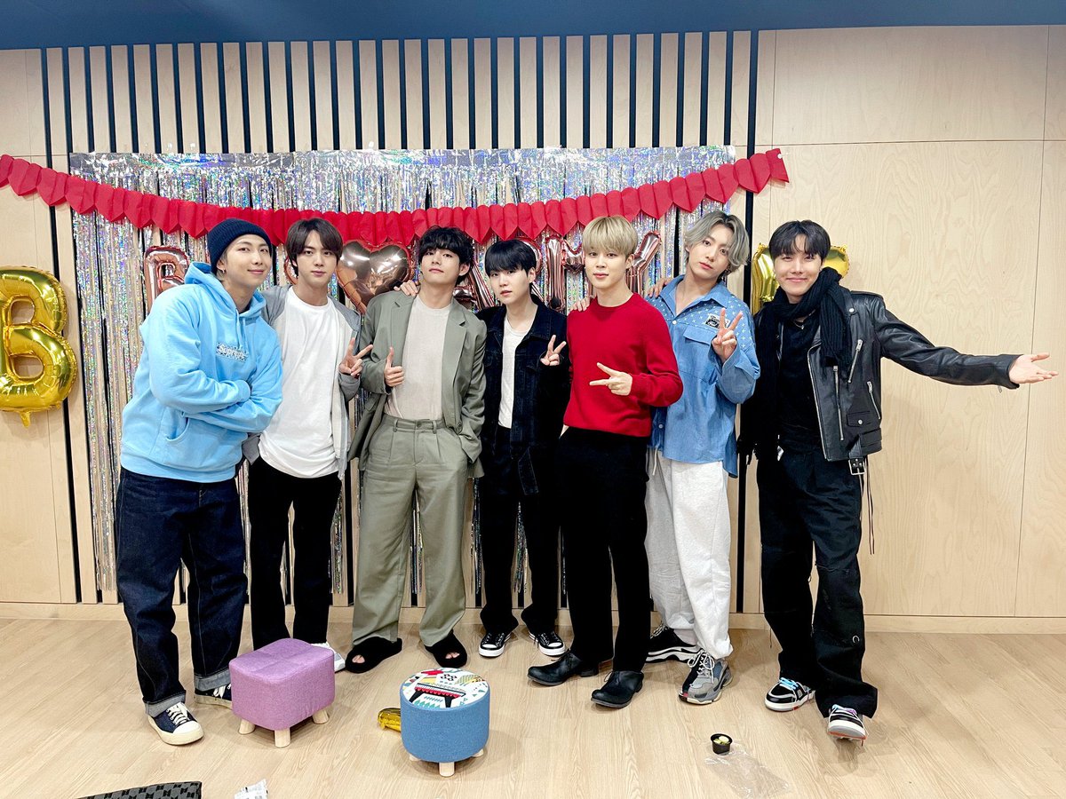 they made those grown men sit on those tiny chairs 😭😭 no wonder they kept complaining about their butts hurting