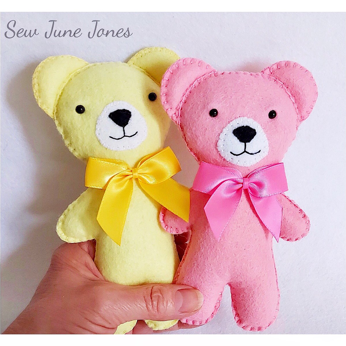 sewjunejones's tweet image. Little Felt Bear PDF Sewing Pattern - Easy to Sew by SewJuneJones etsy.me/37rf4QK via @Etsy 
#feltcrafts #bearpattern #handmade #etsy