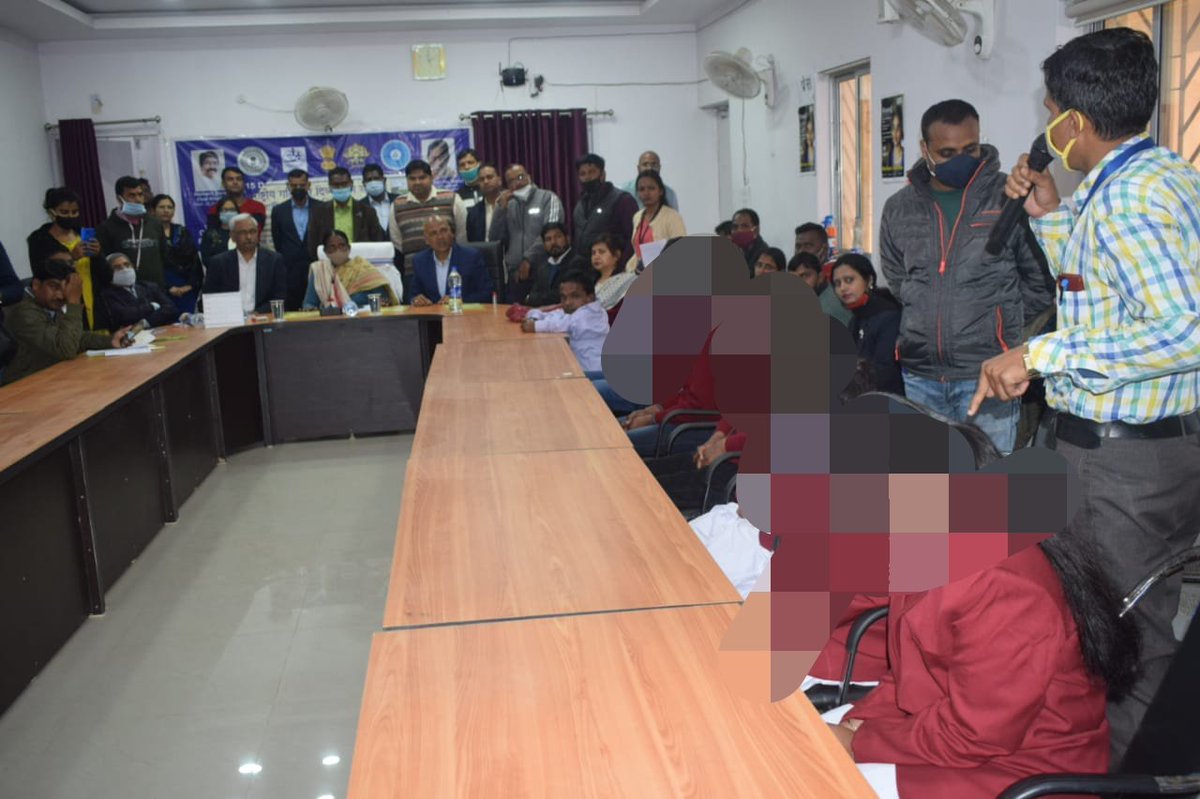 bksranchi's tweet image. Hon. Smt. @JobaMajhi, Cabinet Minister, @Jharkhand and Shri.D. K. Saxena,  IFS, Special Secretary, @DeptofWCD&amp;amp;SS, GoJ, addressing the #traffickingrescuedgirls brought back to Jharkhand by @DelhiIrrc @RanchiSrc @bksranchi to ensure #bestinterest &amp;amp; #properrehabilitation of children