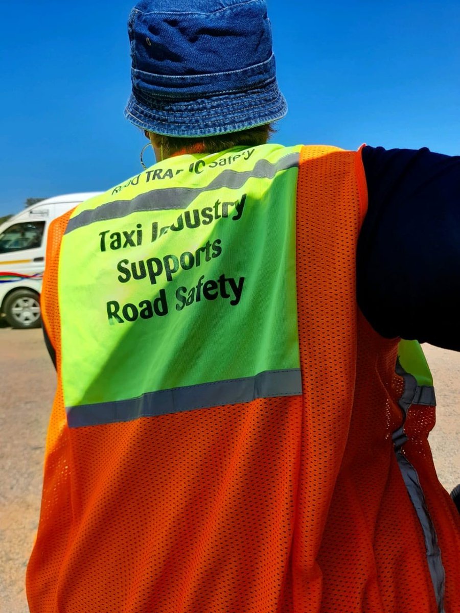 NICDAMSA's tweet photo. Department of Health, NICDAM team conducting HIV testing in Centurion mall taxi rank. 

#KnowYourStatus #HIV https://t.co/9cncGt7sqO
