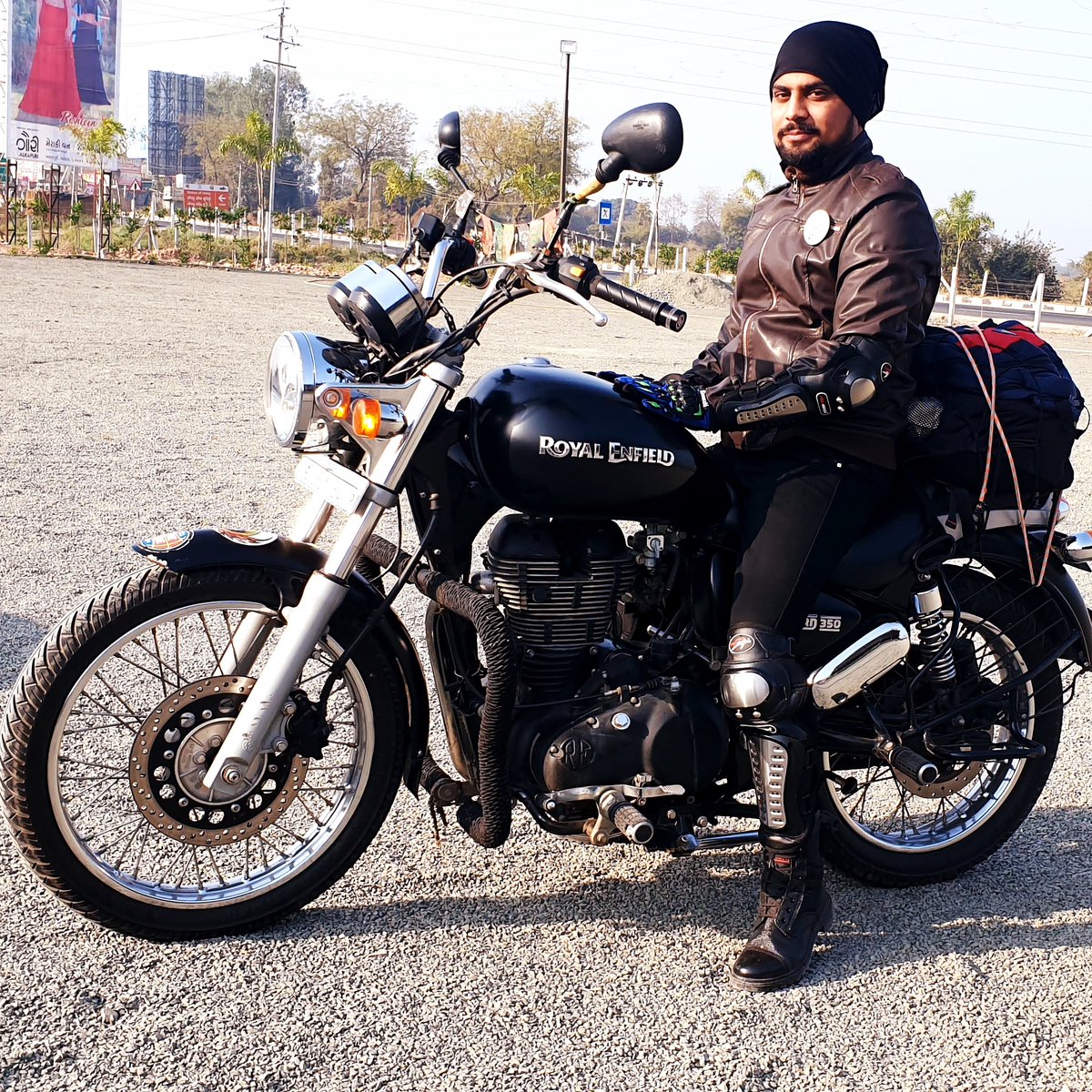BabaRiding's tweet image. When my legs hurt,I say Shut up legs! Do what I tell you to do.....
@royalenfield
@royalenfieldrides @royal_enfield_worldz @royal_enfield_photos @royalenfield
@AceCafeUSA
@acecafelondon

#royalenfield #royalenfieldriders #acecafe