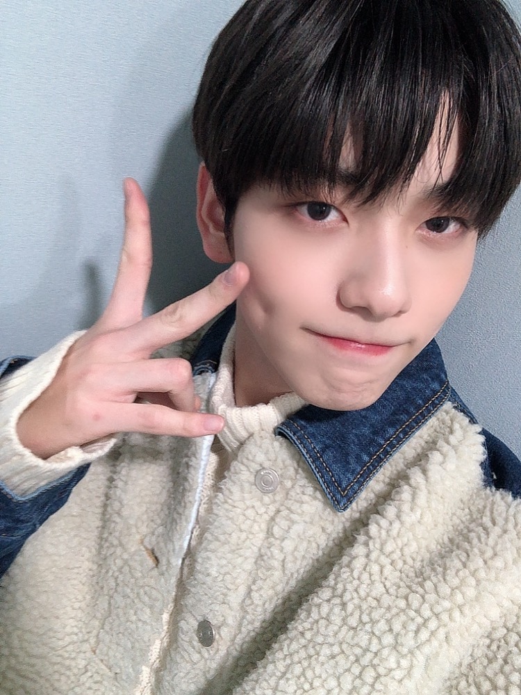 TXT_members tweet picture