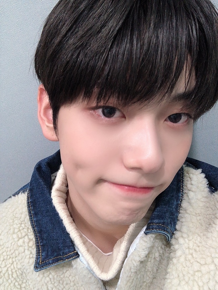 TXT_members tweet picture