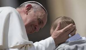Seraphicum's tweet photo. "Chi fa esperienza della #tenerezza di Dio, dona tenerezza a quanti incontra nelle vie del mondo. È la logica di Madeleine, una logica insegnata, oggi e con forza, da #papaFrancesco, apostolo della teologia della tenerezza". Fra Raffaele Di Muro su #Delbrel #librideinostriprof📚 https://t.co/qDehSCfLIA