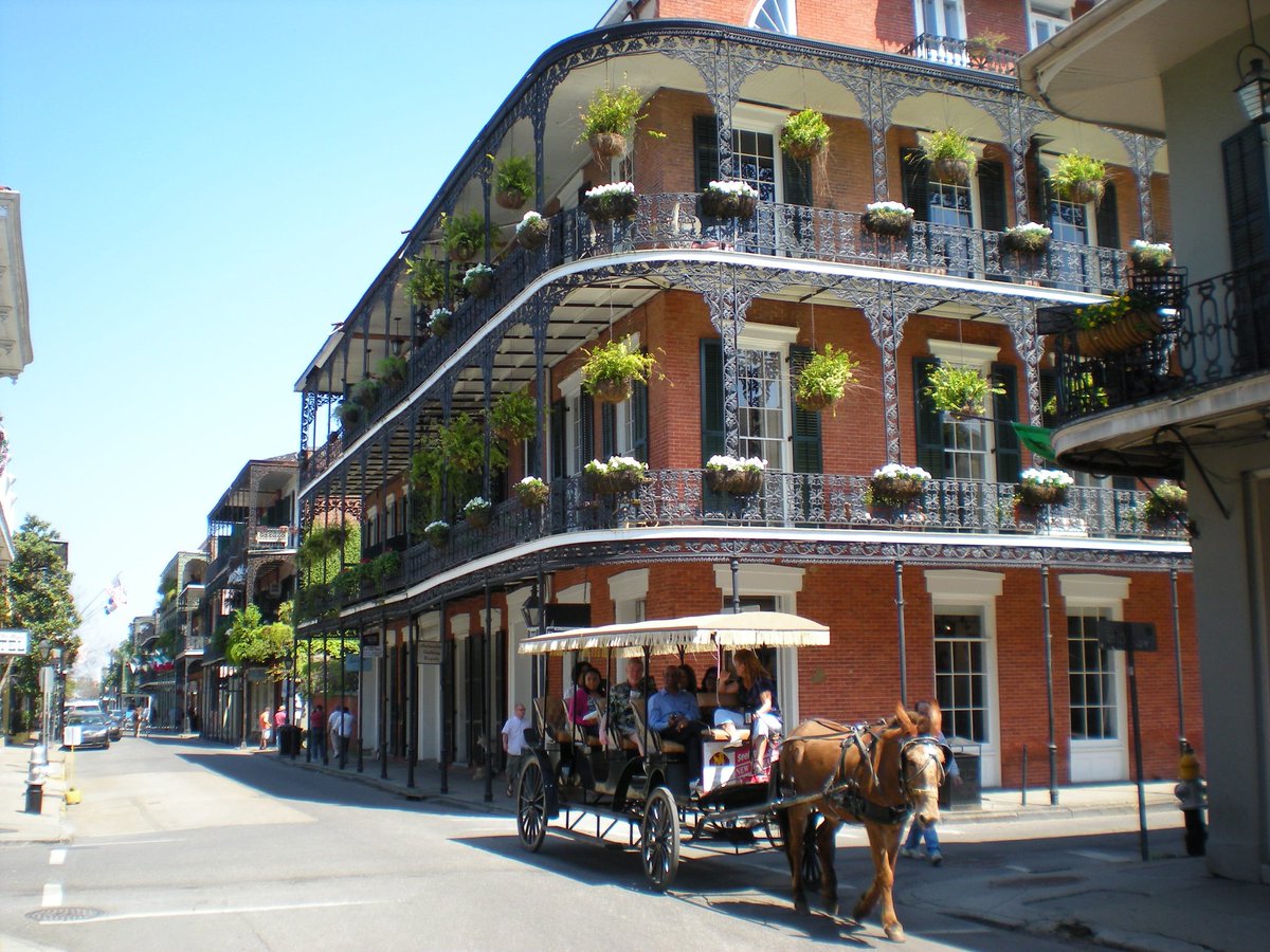 ginovasims's tweet photo. i know we never get worlds with stuff packs but how cool would it have been to get a New Orleans inspired world with paranormal stuff?! i think it a would have fit perfectly! https://t.co/REyUxjmV0J