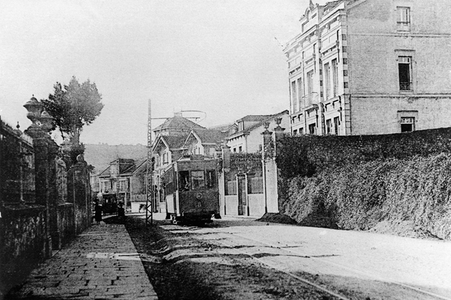 AytoAviles's tweet photo. 🚋Este sábado se celebra el Centenario del Tranvía Eléctrico de Avilés, inaugurado el 20 de febrero de 1921.El @MHUAviles divulgará en sus redes sociales fotos, vídeos y datos relacionados con esta efeméride💯Conoce la historia de los tranvías de Avilés👉 https://t.co/901Mnyi2Ql https://t.co/eu9tCsxjlR