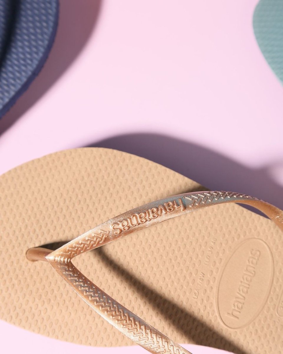 SA_Havaianas_SA's tweet photo. You can't beat a classic ...Shop our Slim range at https://t.co/kHikmKDtyS from as little as R299.
.⠀ ⠀ ⠀
.⠀
#I❤️Havaianas #HavaianasSA #MadeinBrazil #HavaianasMoment #letssummer #Summermood #prettyinpink #pink # #instapink #flipflops https://t.co/7ybwr9KwUW