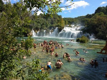 touristguidecro's tweet photo. #Croatia is a beautiful country, with vast natural resources, clean #water , clear #sea and enjoys 2,715 hours of #sunshine a year.  #guidedtours #guide #privateguide #CroatiaFullOfLife #Klis #Plitvice #Krka #Split #nature #naturelovers #fortress #History #UNESCO #NationalPark https://t.co/DCz0Lwbq3Z