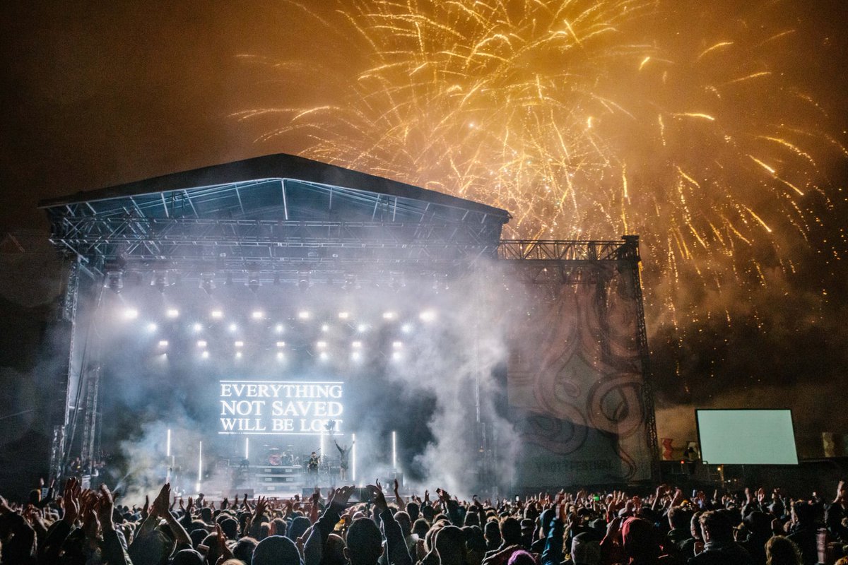 ElectrifyPyro's tweet image. The live events industry is in crisis. We need support now to ensure live events like these can continue
#wemakeevents #govcantseeus #livemusic #liveevents #musicalfireworks