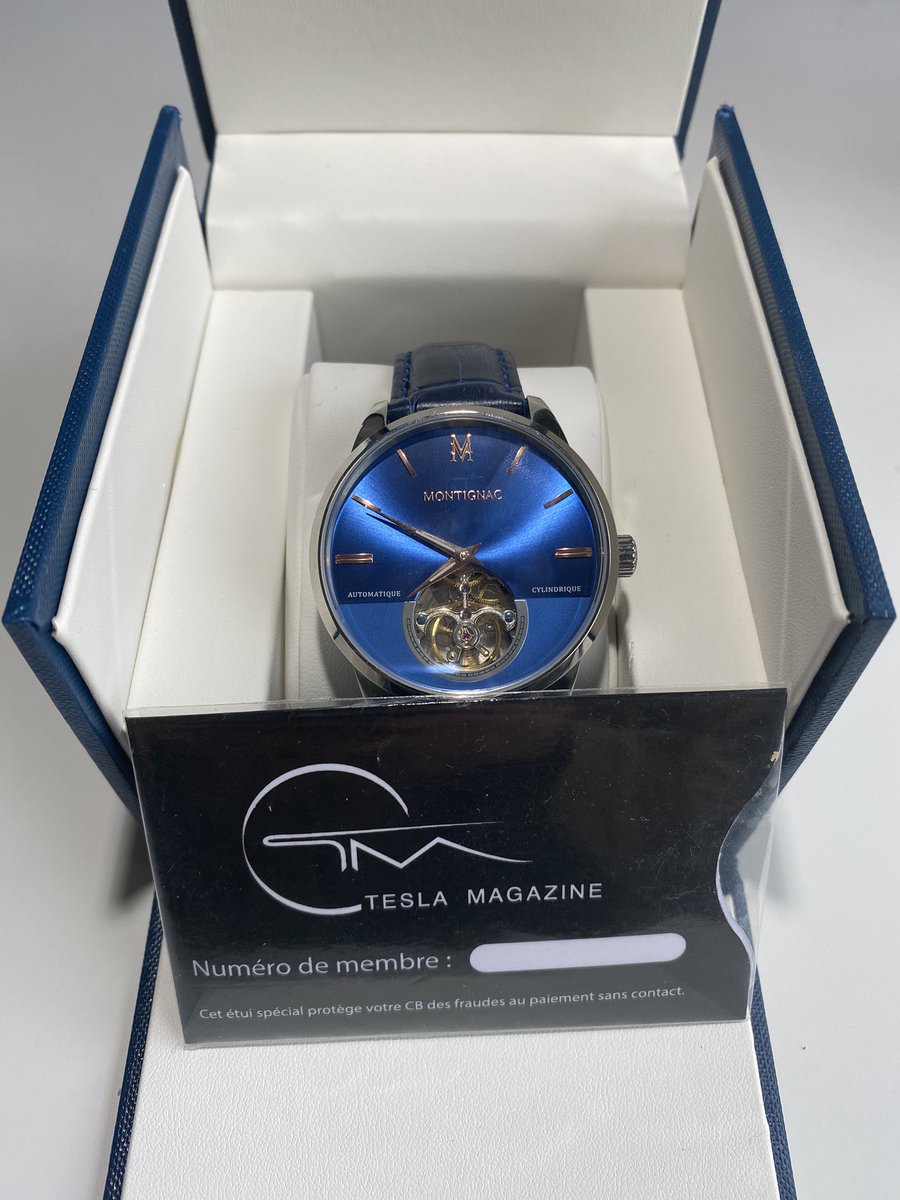 MagazineTesla's tweet image. 🎁NOUVEAU JEU CONCOURS🎁 
RT &amp;amp; Follow pour gagner cette superbe montre ⌚️⌚️avec une très belle complication et un mouvement automatique + une carte de membre 💳💳Mentionnez au moins 3 amis pour participer ! #concours #game
➡️ découvrez nos abos: tesla-mag.com/abonnement/