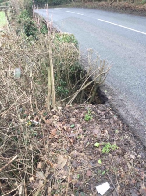 KentHighways's tweet image. Plaxtol, A227 Tonbridge Road: Currently closed between the junction with Bewley Lane and High Cross Road due to a void under the carriageway. @kent_police and @sewateruk are on site arrangine road closure and diversion. Expect delays in the area: moorl.uk/?15font3