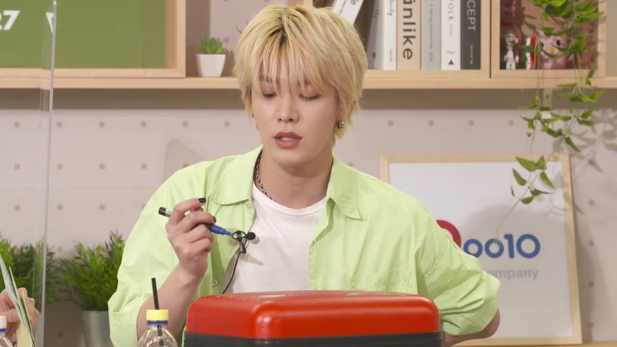 chan_tae_lu_ja7's tweet photo. #YUTA #Yutanails #NatureRepublic
У Юточки снова маникюр от бога , Господи как я обожаю этого мужчину, просто лучший мастер маника💅💖💐😘💕 https://t.co/H4IwsP8aqQ