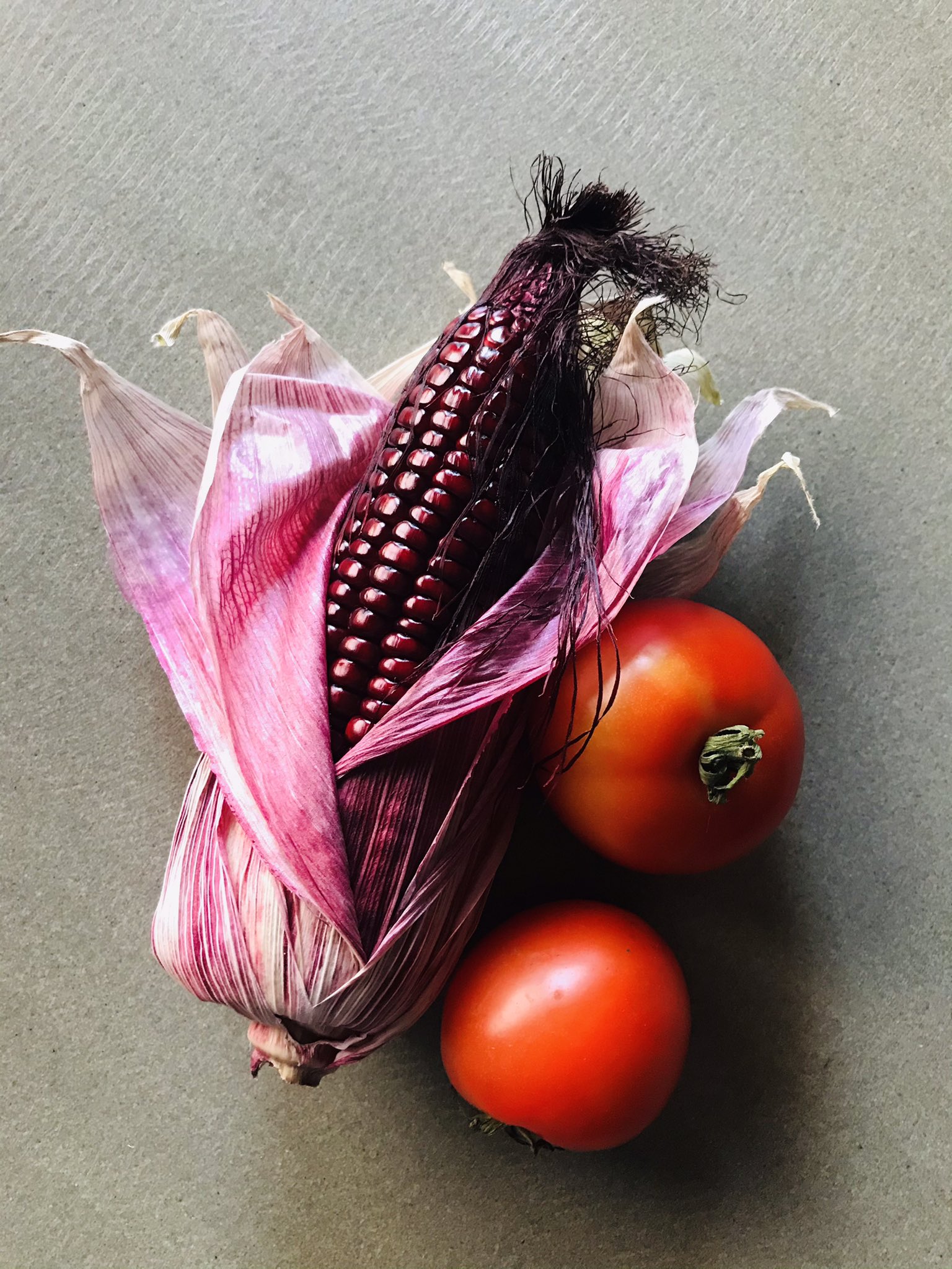 おでこたん Hcmc あわあわあわ プランないまま 美味しいそうな野菜を手当たり次第に 買ってきてしまいまし はて どうしよつかな 緑の葉っぱはなんだろな 苦味がほどよい ベトナム 野菜の名前 夜ごはん 家庭料理 T Co Vrd5ydyejd