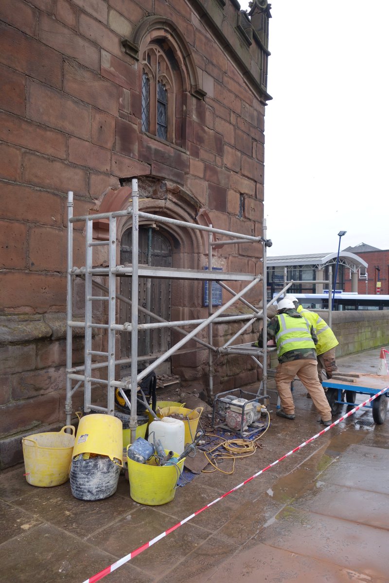 Great to see the new hoodmould being fixed at Rotherham Bridge Chapel yesterday. Many thanks to <a href="/simon59847587/">B & T RESTORATION</a>. Can't wait to see it completed. <a href="/RothMinster/">Rotherham Minster</a>