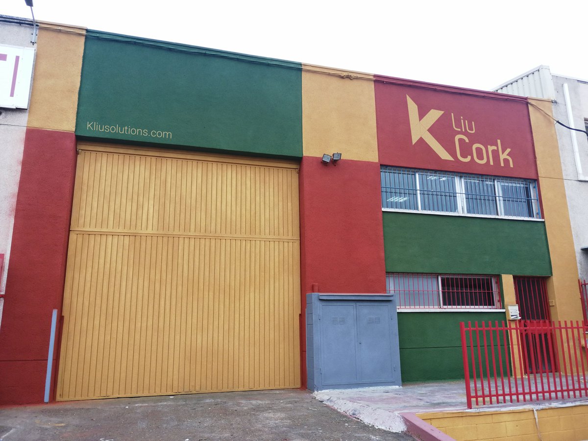 KliuSolutions's tweet photo. Ven a conocer nuestro showroom, toca directamente nuestro producto #kliucork en nuestra fachada. Comprueba in situ la diferencia #termica. Disfruta de nuestros colores que encajan perfectamente con tu entorno. 

📍Kliusolutions - Rubí, Spain. https://t.co/Tp4AgMjDBk