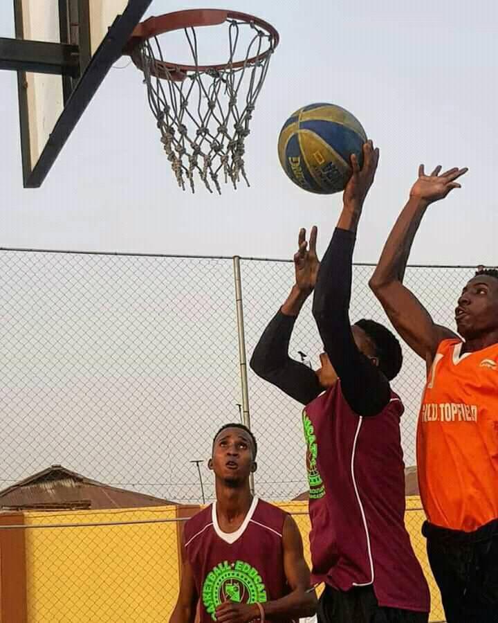 michealesiebo's tweet photo. #ZMDG👑

I practice with COURAGE

we ain't doing weak stuff

#BLOCK✋🏀✋ https://t.co/6KU81lPQcs