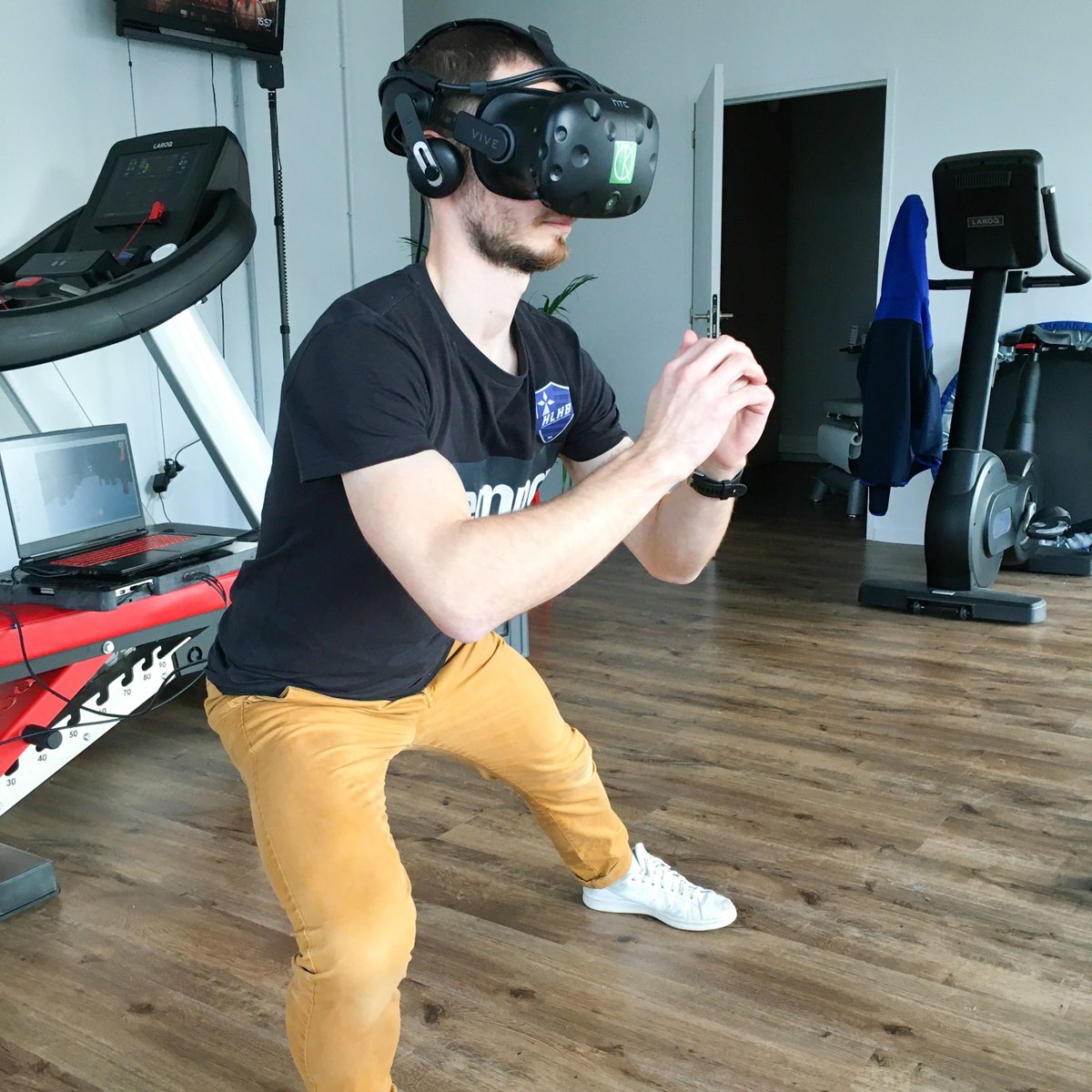 L’un des avantages de notre dispositif médical pour vous, kinésithérapeute, est de vous permettre d’optimiser votre temps en programmant des séances pendant lesquelles vos patients effectuent leurs exercices en autonomie. Comme ce patient ici🙂⤵️
#kinésithérapeute #kine