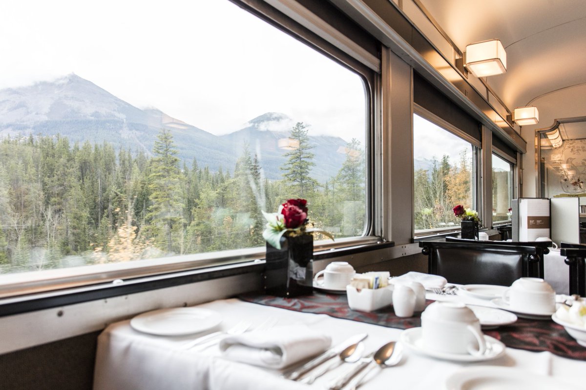 railbookers's tweet photo. Whether from the comfort of your cabin or from the scenic dome car, travelling across Canada onboard VIA Rail is an incredible experience. Glide past gentle prairie fields, rugged lake country and picturesque towns to the snowy peaks of the majestic Rockies. Where will you visit? https://t.co/Q0pOlkegC4