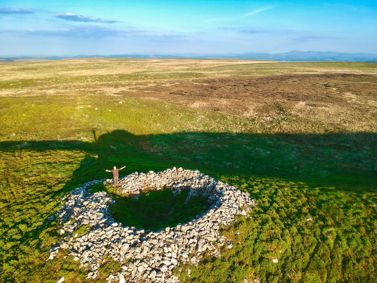 Great British Getaways: Five amazing UK holidays with history for 2021 telegraph.co.uk/travel/family-… Bronze Age Cairn bagging in the Cambrian Mountains - with us! Big thanks to @FionaReece #travelinspo @VisitCambMtns #staycation