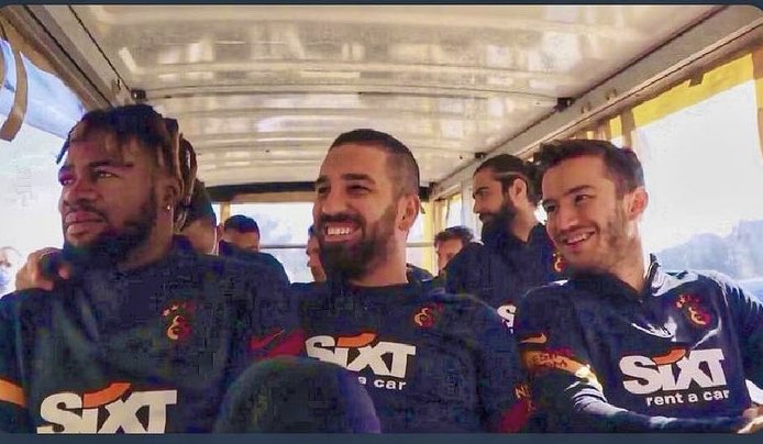 Şimdi herkes daha iyi anlamıştır, neden Fbjk'li medya Arda Turan'a yönelik hep karalama operasyonu yapmıştır. Çünkü yuvaya dönüp Fatih Terim'in hem saha dışında hem saha içinde Askeri olacaktı. Ve nitekim de oldu. Çok da güzel oldu!

#ŞımarıkYalıÇocuğu