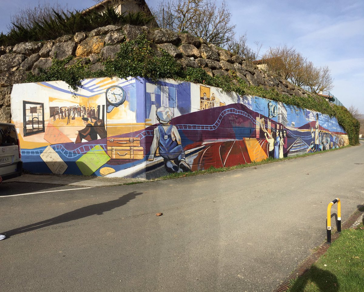 En la presentación del mural expandido a través de realidad aumentada que han creado la artista <a href="/Iralekue/">Irantzu Lekue</a> y <a href="/tecnalia/">TECNALIA</a>, y que contó con la participación de cerca de 50 personas en #Maeztu. <a href="/Mendialdea_info/">mendialdea.info</a>