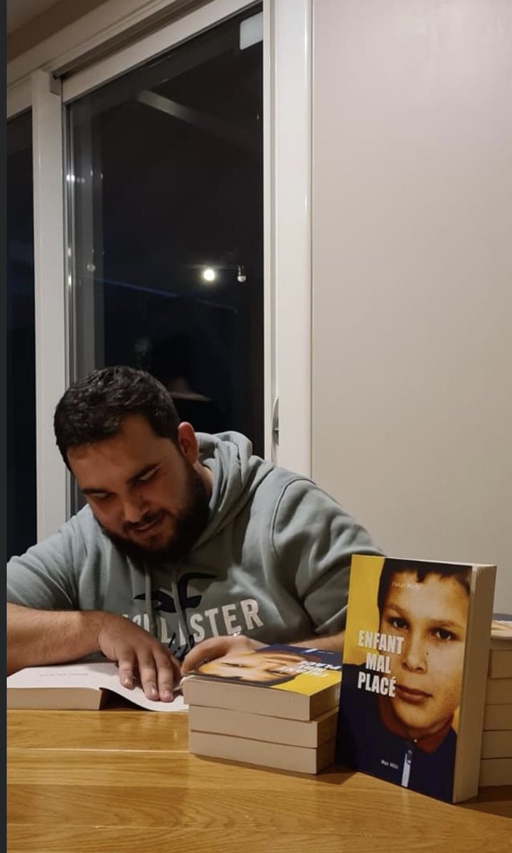 arnaud_gallais's tweet photo. 🔴Admiratif des témoignages d’#EnfantsPlacés. Bouleversé par celui d’#HakanMarty dans @LMDMPF4 notamment

Il parle de son histoire, de violences ds sa famille d’accueil

Insupportable!

Les pouvoirs publics doivent agir mais pas que...les assos aussi! 

❌🙊🙉🙈

#VendrediLecture https://t.co/uqWFgeprjB