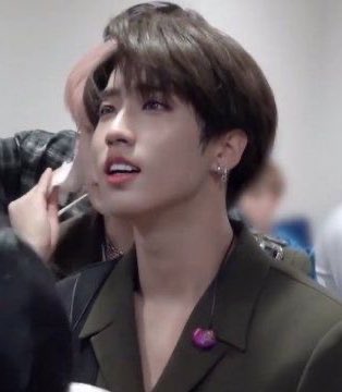skzpeaxh's tweet photo. — han jisung low quality pics that bias wrecked me; a needed thread 🔥✨
#StrayKids #skz https://t.co/S90w5K4lLv