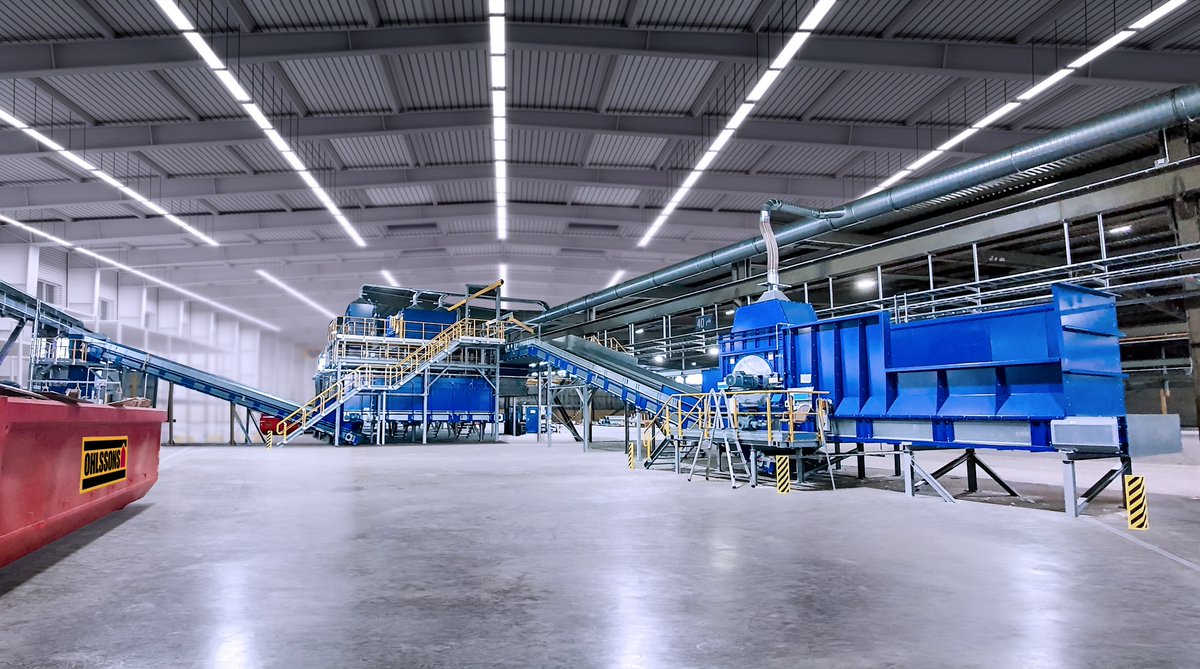 Stadler_Group's tweet image. Textile sorting at its best!

STADLER and TOMRA Sorting Recycling worked together in the first state-of-the-art fully automated textile sorting plant for Sysav, in Sweden.

Read everything about it here: w-stadler.de/us/aktuelles/m…

#textilesorting #recycling #circulareconomy