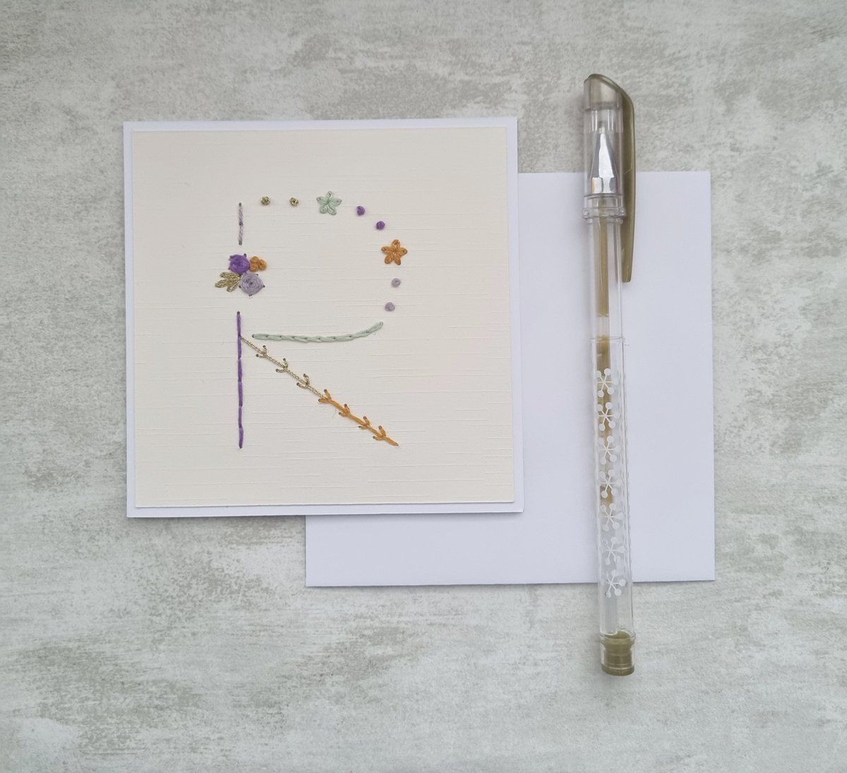 CarolineWDesign's tweet photo. Give me a F R I....and a day. What does it spell? My embroidered initial cards are now in my shops.
https://t.co/tuFICOZrca
#elevenseshour #embroideredcard #etsy #fridaymorning https://t.co/x749QACZAF
