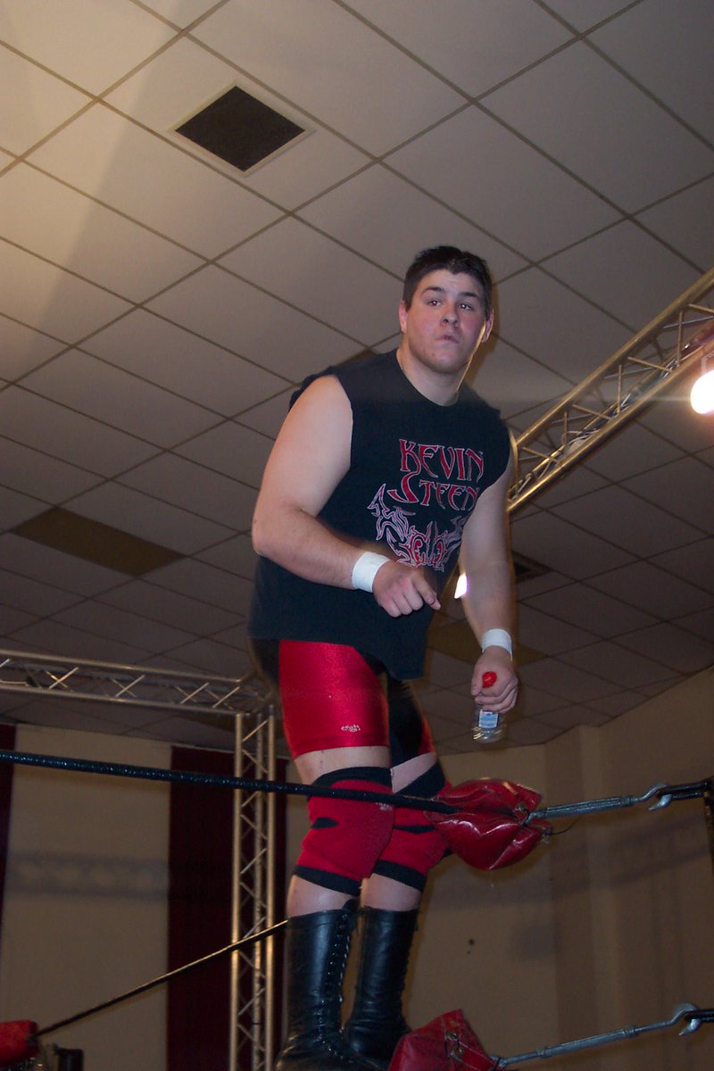 Kevin Steen (now Owens) & El Generico (now, erm.... retired) tore the house down in a super match full of big crazy moves. This was the 1st time Steen had ever wrestled in the UK (and only 3rd for Generico), but they'd be back multiple times for IPW:UK over next few years.[cont]