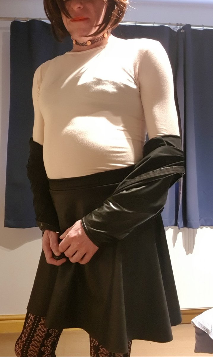pvc_sandwich's tweet photo. Happy #FriskyFriday #KeepMeDressedUp 💞💃💞 https://t.co/kLyGC8PVBh