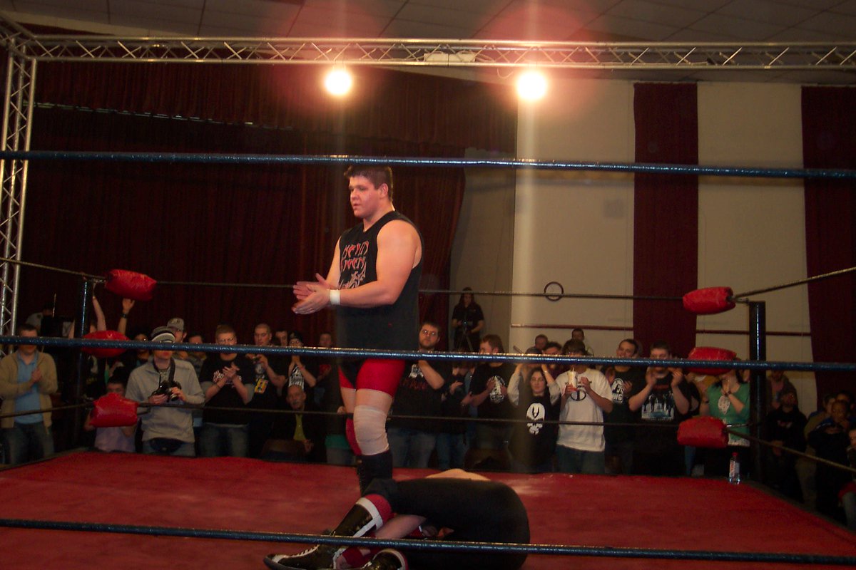 Kevin Steen (now Owens) & El Generico (now, erm.... retired) tore the house down in a super match full of big crazy moves. This was the 1st time Steen had ever wrestled in the UK (and only 3rd for Generico), but they'd be back multiple times for IPW:UK over next few years.[cont]