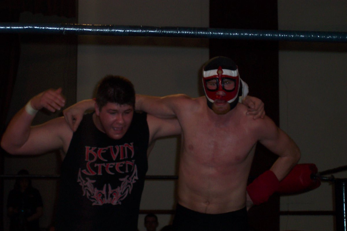 Kevin Steen (now Owens) & El Generico (now, erm.... retired) tore the house down in a super match full of big crazy moves. This was the 1st time Steen had ever wrestled in the UK (and only 3rd for Generico), but they'd be back multiple times for IPW:UK over next few years.[cont]