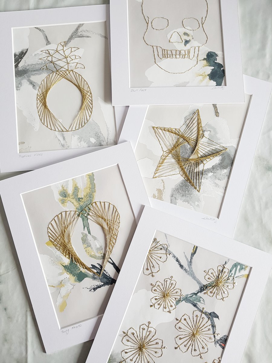 I'm continuing my SALE with up to 60% off. Jewellery, hand embroidered cards, keyrings and wall art pieces. 

etsy.com/uk/shop/Caroli…

#elevenseshour #etsy #sale #fridaymorning