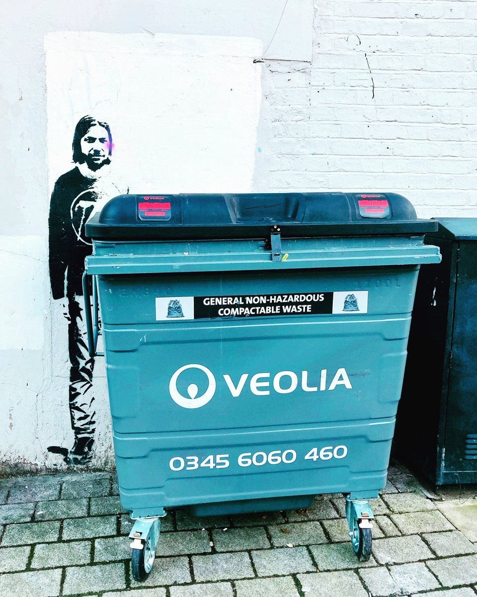 Su_Barrett's tweet photo. @rrose1921 @BAMBOUNOU Speaking of which, I saw this yesterday on my walk.  Burma Rd, Stoke Newington. https://t.co/6BUkfEO1GO