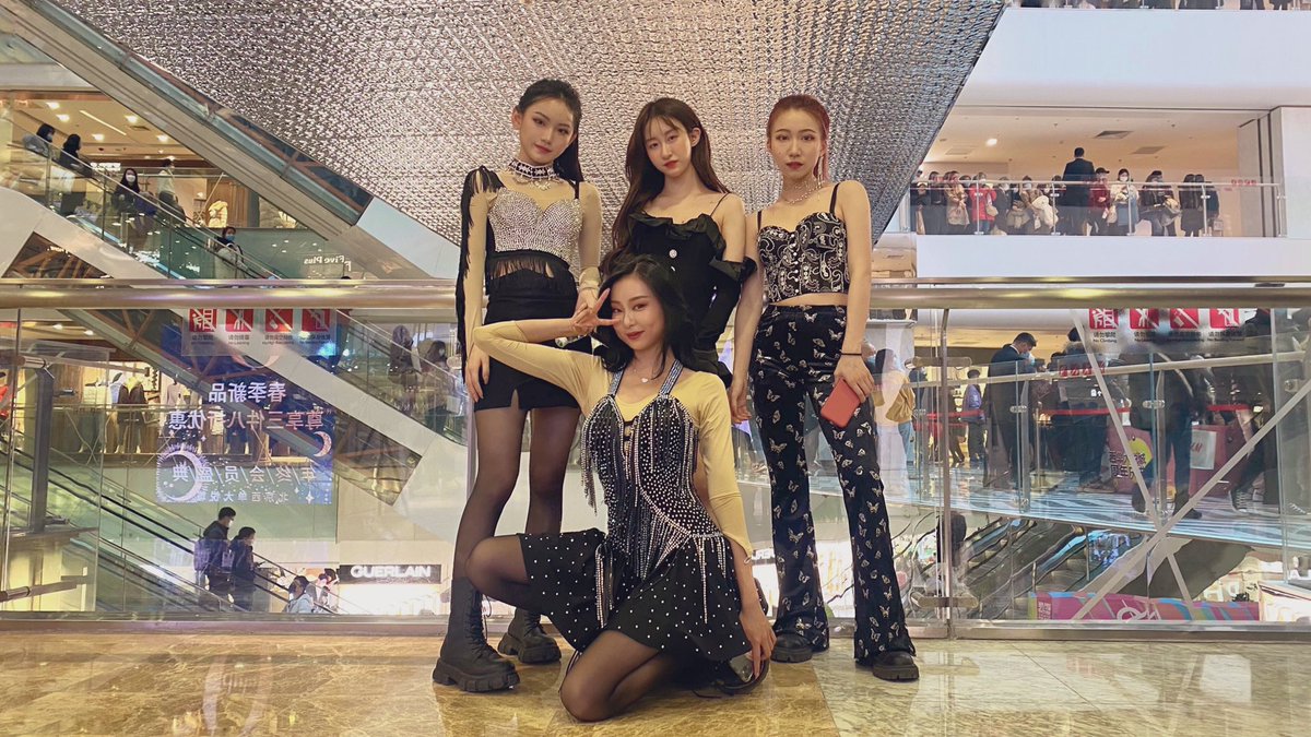 NTGCorps's tweet photo. We back now❤️❤️❤️#ntgcorps #夜莺军团 https://t.co/Y0yVmQaCHv