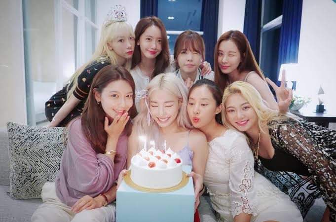 RAMM2415's tweet photo. Que linda manera de despertar.
Saber que se reunieron y discutieron un posible comeback!!!!!!!
Ñeeeeeeeeee😭😭😭😭
#Snsd #GG4EVA #WeAllWantSnsdComeback #ComebackSNSD 🥰😭
🌹🌹🌹🌹🌹🌹🌹🌹 https://t.co/5cB2TSTnAK