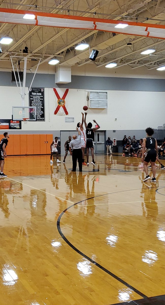 SHS_CoachO's tweet photo. Enjoyed watching our Varsity Boys get the win over Oak Leaf last night with a final score of 69-44. On to the next! #roadtodomination #Bokey #anotherring @AD_NoleNation @Woody_Cox @JRod3510 @SeminoleAthlet1 https://t.co/wnO5kWF2i3