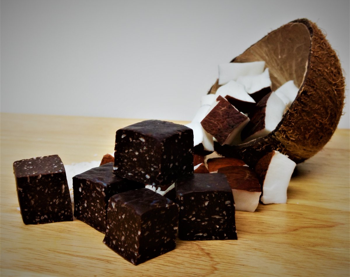 Our dark chocolate and coconut fudge is a taste of summer. Go on, you know you want to. #DairyFree

fab-fudge.co.uk/product/coconu…
#Elevenseshour #Vegan #Veganfood #ShopIndie