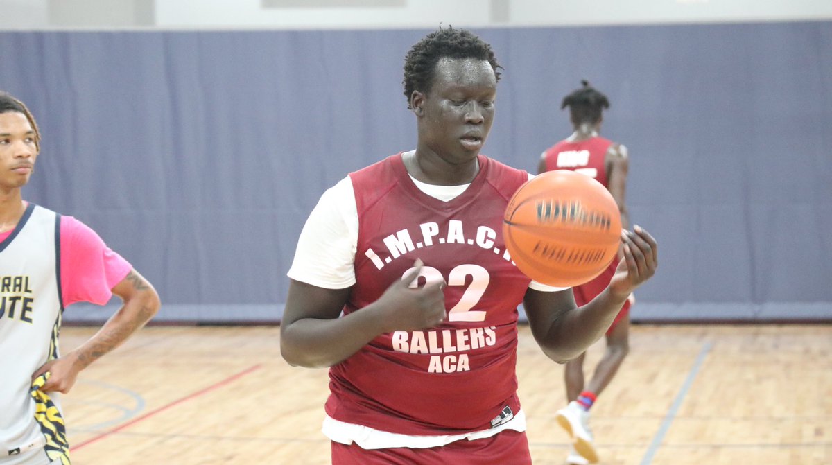 Flsuncoasthoops's tweet photo. ‘21 Deng Diew @IMPACTBALLERSAC has a bright future. Combination forward with size (6'8 ') and versatility. Big body &amp; big motor. https://t.co/BOIeY0MuUS