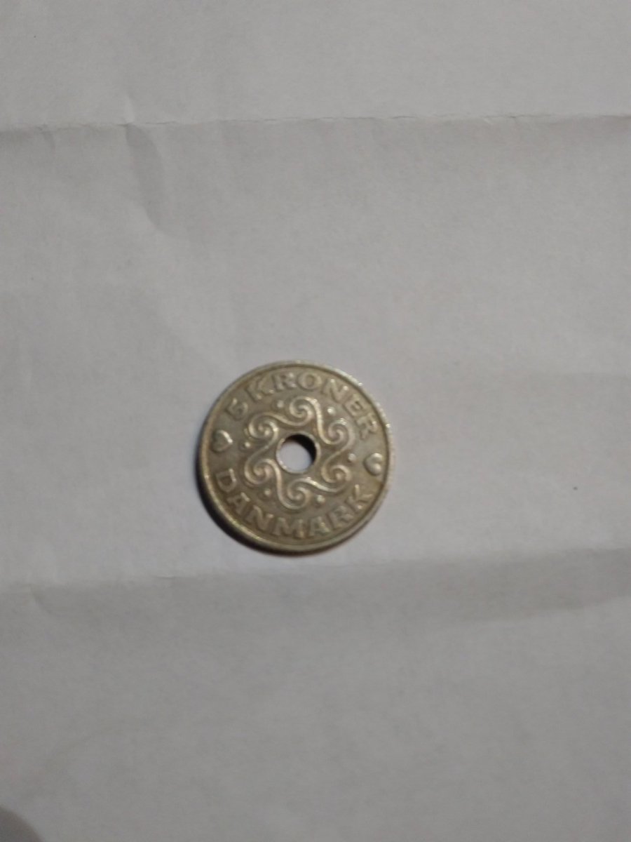 Danish Kroner. Good pendant with a string of pearls <a href="/OttawaMorning/">CBCOttawaMorning</a>