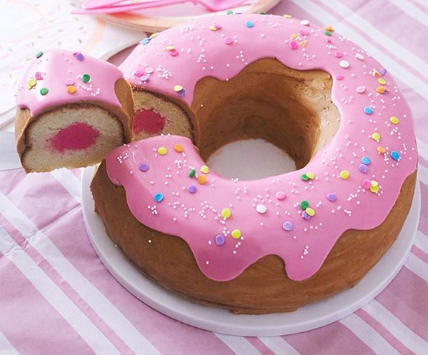 •• Leaves a giant donut for @DraconisLily ••

    #DailyDelivery