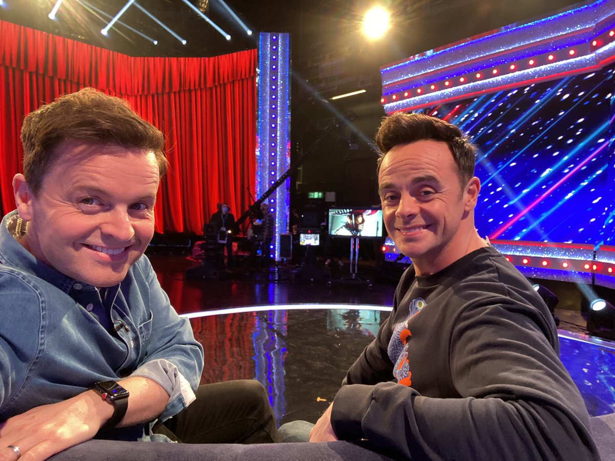 antanddec's tweet photo. Waiting for @EamonnHolmes and @RuthieeL on @thismorning. Stop waffling about pampas grass and talk to us! https://t.co/0No22LpMG8