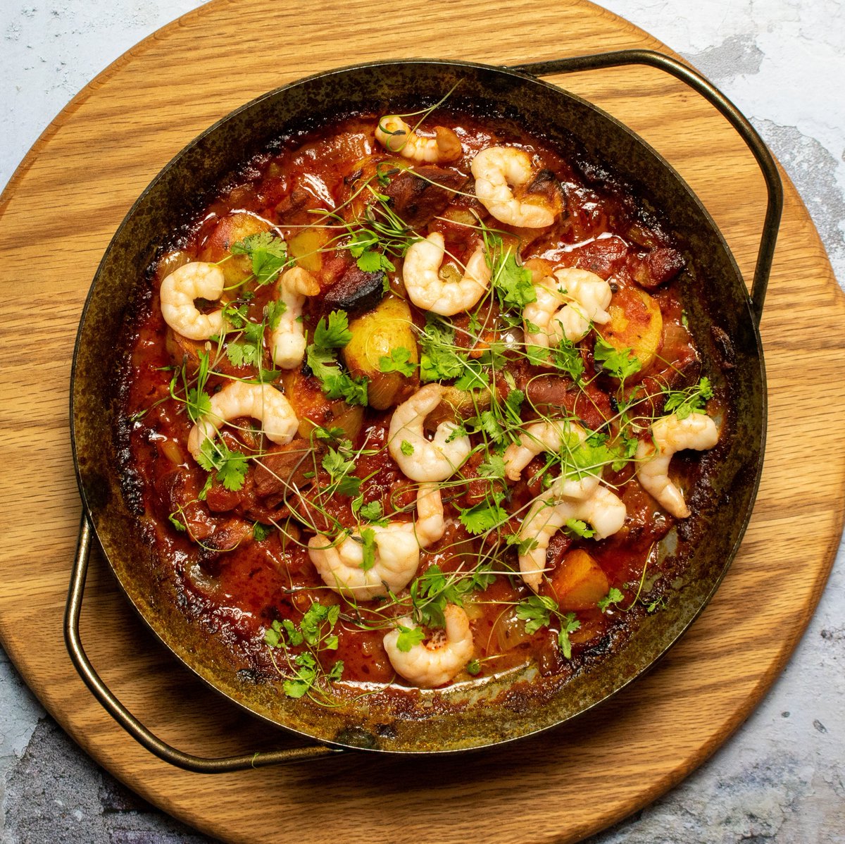 Date night dinner inspiration – prawn, chorizo, coriander bake!

#food #health #wellness #recipes #ingredients #london #shoplocal #verticalfarming #sustainability #chefs #eatwell
