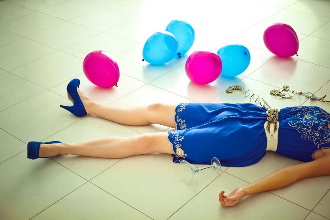 фотосессия после вечеринки. навка и день рождения пескова дмитрия. женщины в отрыве. вечеринка алкоголь. что с песковым после вечеринки.