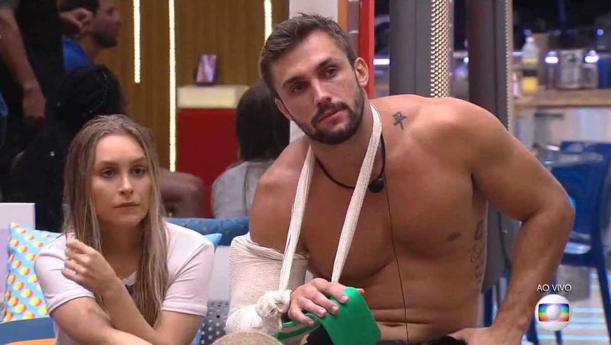 eitabiju's tweet photo. Fiuk: alimentação desbalanceada, fumou 5 Marlboro antes da prova
Arthur e sua carreira no crossfit:
#BBB21 #arthurbbb #Fiuk https://t.co/DqvGhoImzn
