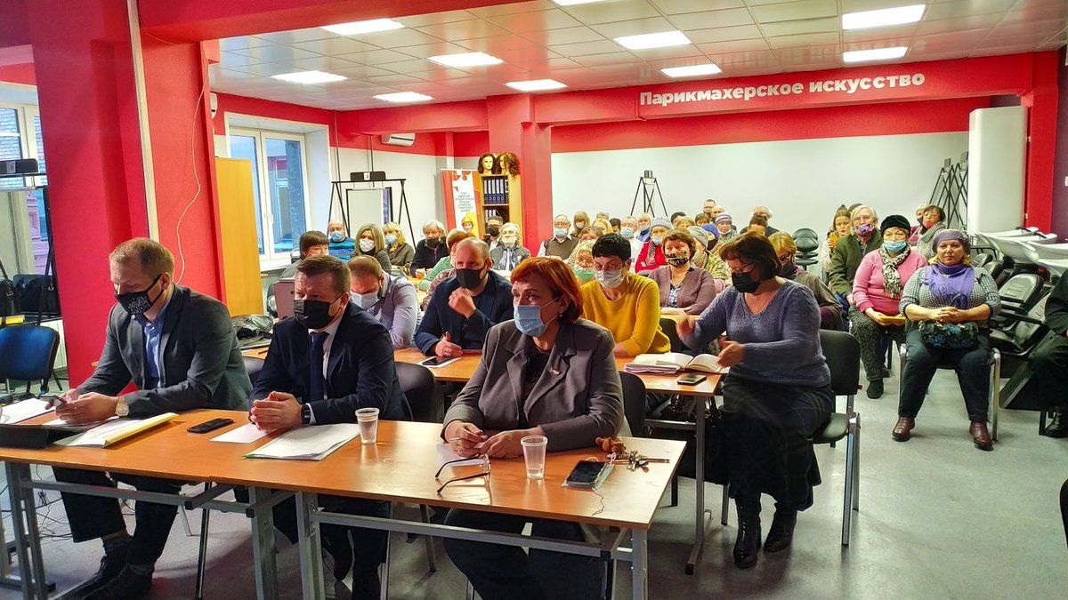 AdmSamRna's tweet photo. Губернатор @D_Azaroff провёл встречу со старшими МКД в режиме online. На связи были более 10 тысяч человек– активных жителей. По каждому вопросу 
были даны поручения главам муниципалитетов, ответственным ведомствам. @rradyukov https://t.co/KKxYSw6Q71